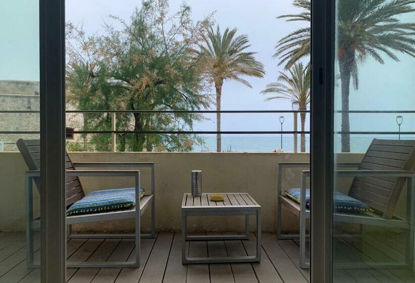 Fully Equipped Beachfront Studio In The Heart Of The City Center