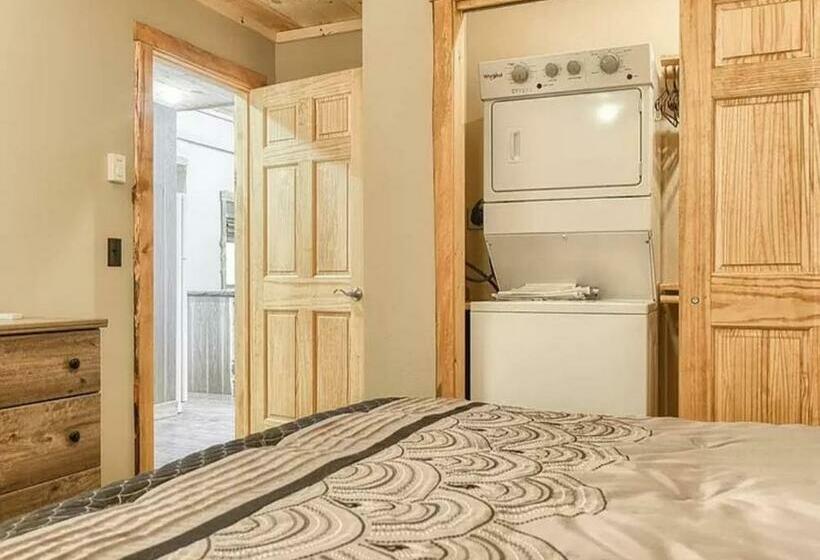 Gold Nugget Lodge Near Deadwood On 5 Wooded Acres!