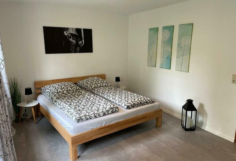 Große Moderne Ferienwohnung, Ruhige Innenstadtlage