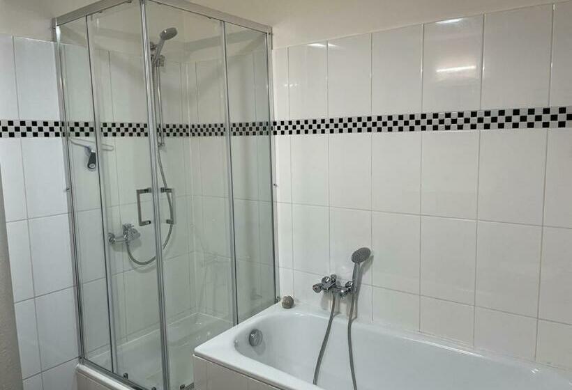 Große Moderne Ferienwohnung, Ruhige Innenstadtlage