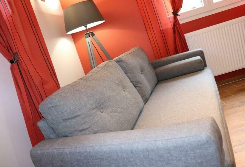 Gîte Les Eglantines Rez De Jardin