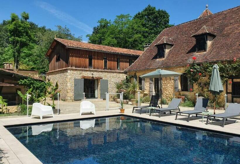 Gîtes De Charme Le Bibendôme Et Les Mots Bleus En Pleine Forêt