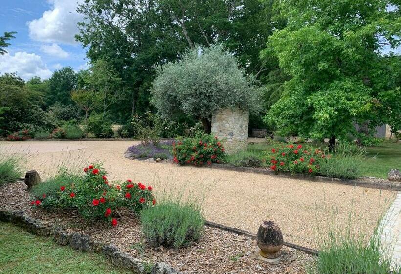 Gîtes De Charme Le Bibendôme Et Les Mots Bleus En Pleine Forêt