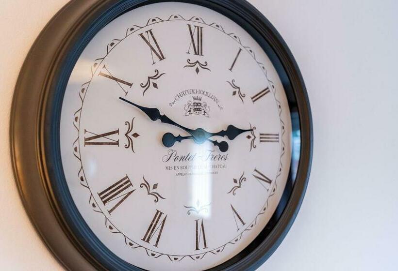 Large Family Property & Central Location & Free Parking