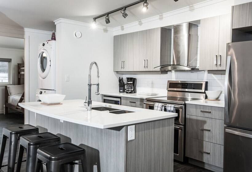 Novlan Suite By Revelstoke Vacations