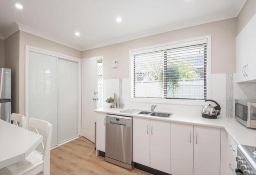 Ocean Beach Escape   Umina Beach