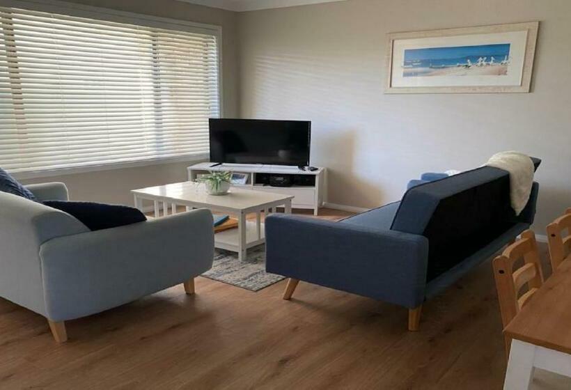 Ocean Beach Escape   Umina Beach