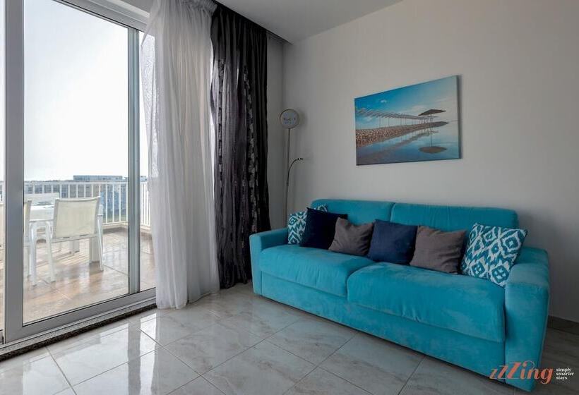 Sunny Penthouse Wterrace And Open Views