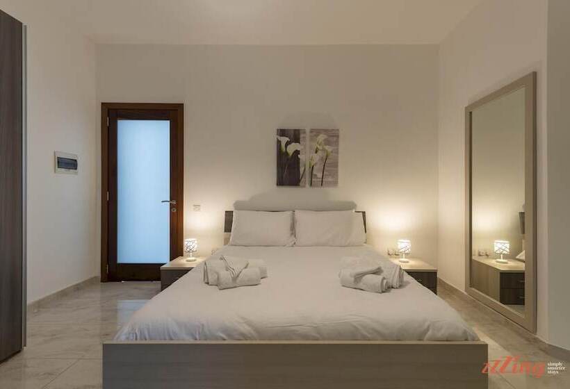 Sunny Penthouse Wterrace And Open Views