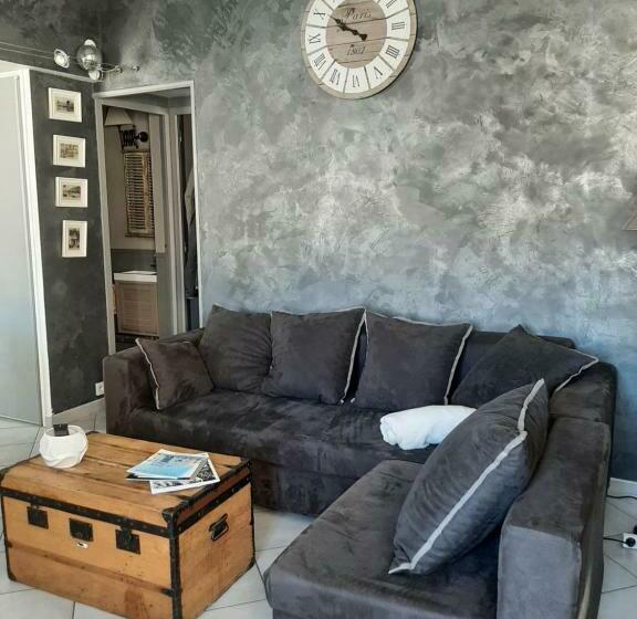 T2 Centre Ville Vue Faron 40m2 En Zone Pietonne 4ème étage