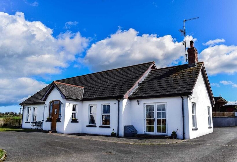 The Heights & Hollows Farmhouse, Saul, Downpatrick, Sleeps 14