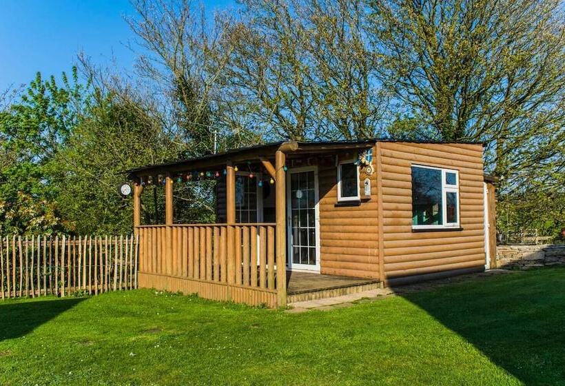 The Heights & Hollows Farmhouse, Saul, Downpatrick, Sleeps 14