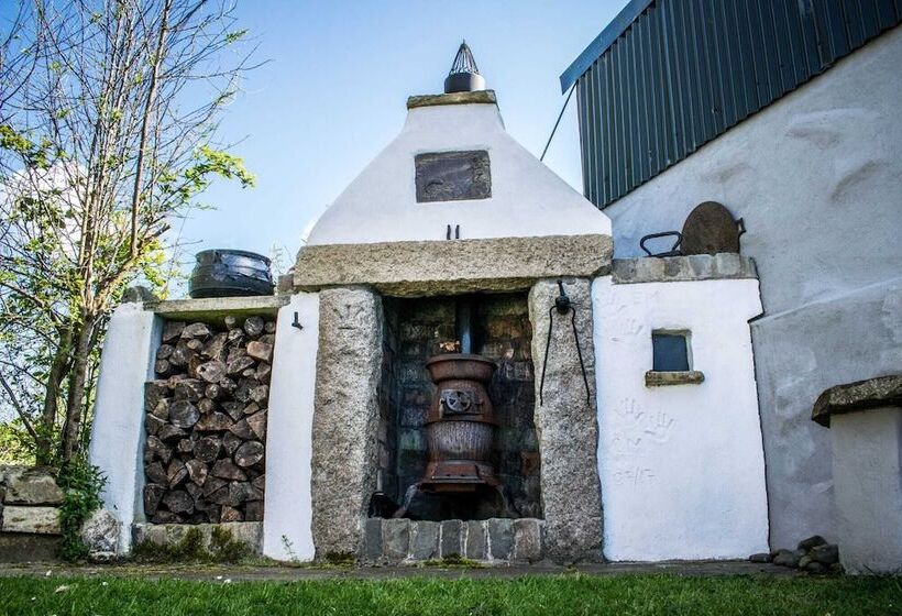 The Heights & Hollows Farmhouse, Saul, Downpatrick, Sleeps 14