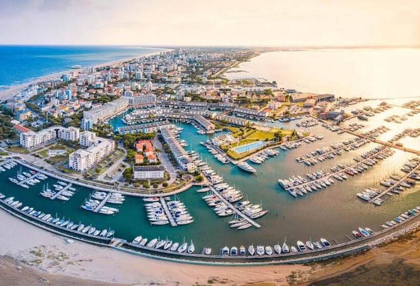 Three Room Apartment In Residence With Sea View By Beahost Rentals