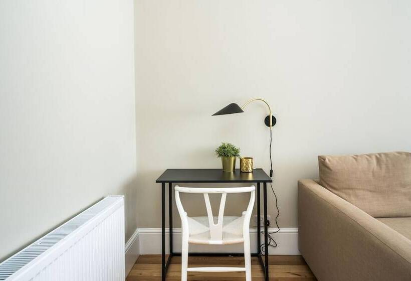 Beautiful 1bd Garden Flat In Golders Green