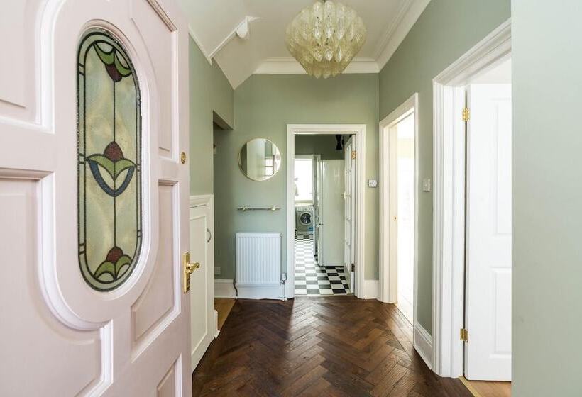 Beautiful 1bd Garden Flat In Golders Green