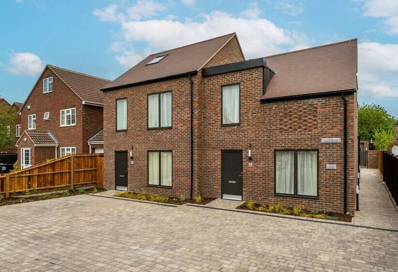 Citystay Finch House