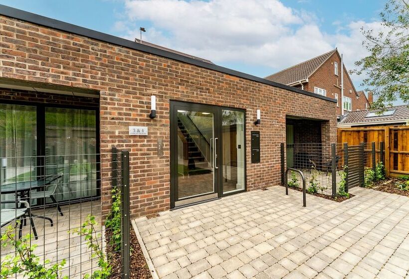 Citystay Finch House