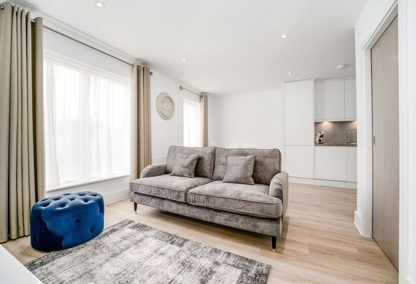 Citystay Finch House