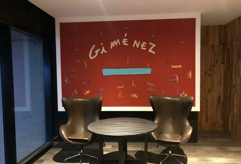 Departamento En Destacado Edificio Céntrico