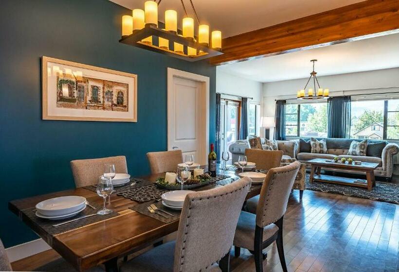 Downunder Mountain Retreat By Revelstoke Vacations