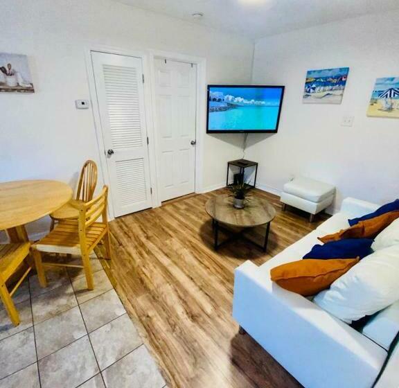 Two Fully Equipped Apartments And A Studio 5 Miles From The Beach