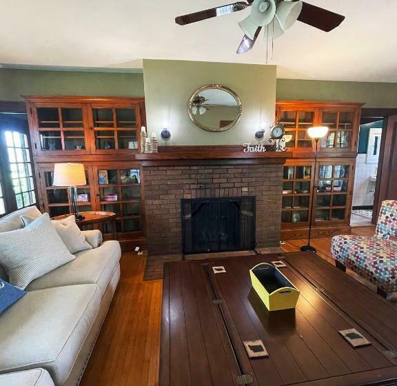 Historic Downtown Brownsburg Home W/charm