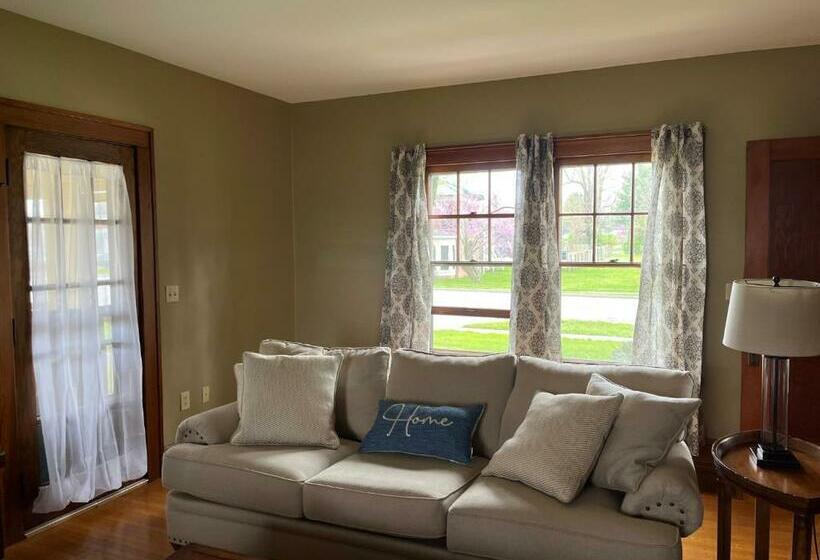 Historic Downtown Brownsburg Home W/charm