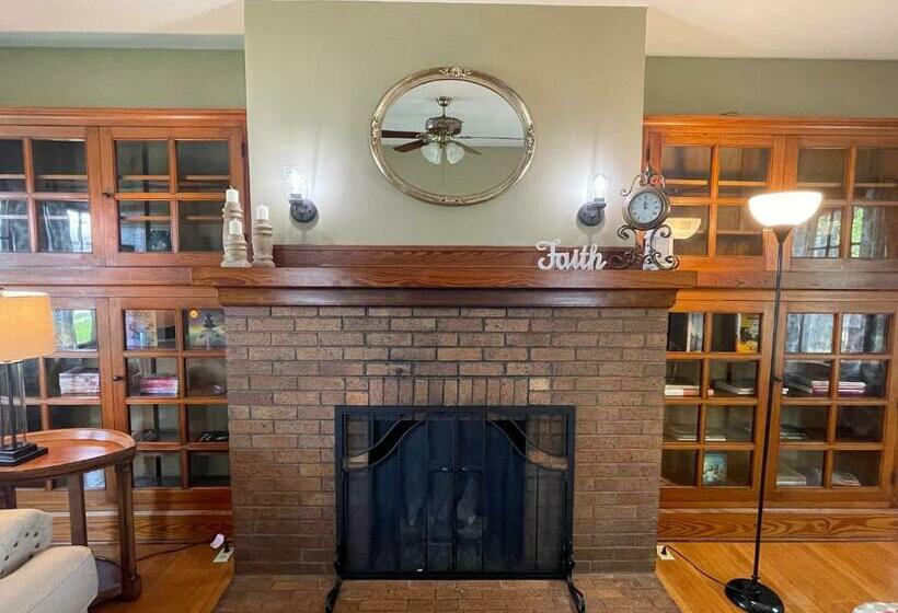 Historic Downtown Brownsburg Home W/charm