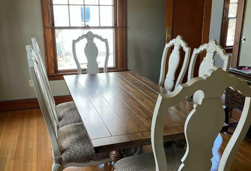 Historic Downtown Brownsburg Home W/charm