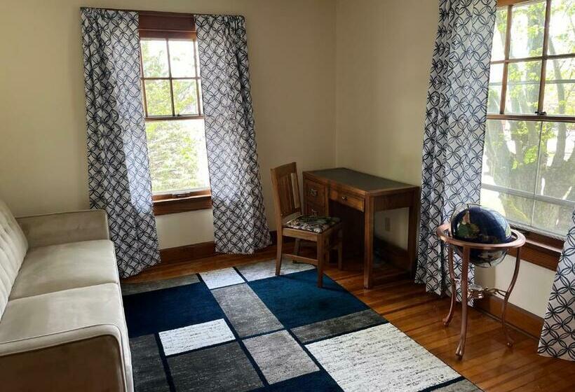 Historic Downtown Brownsburg Home W/charm