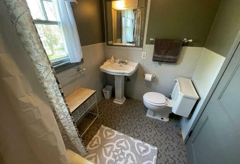 Historic Downtown Brownsburg Home W/charm