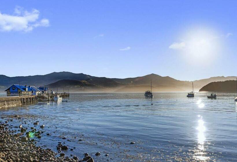 La Voyageur Apartments