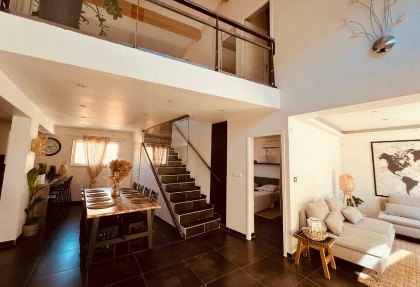 Maison De Village écusson   Logement Entier   160m2   4chambres   Centre Ville   Terrasse   Climatis