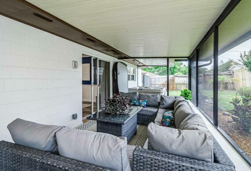 Modern Style 3bedroom Home With Hot Tub Less Than 5 Mins From Legoland