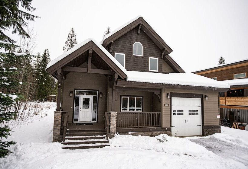 Mountain Gateway By Revelstoke Vacations