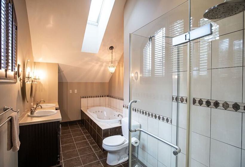 Mountain Gateway By Revelstoke Vacations