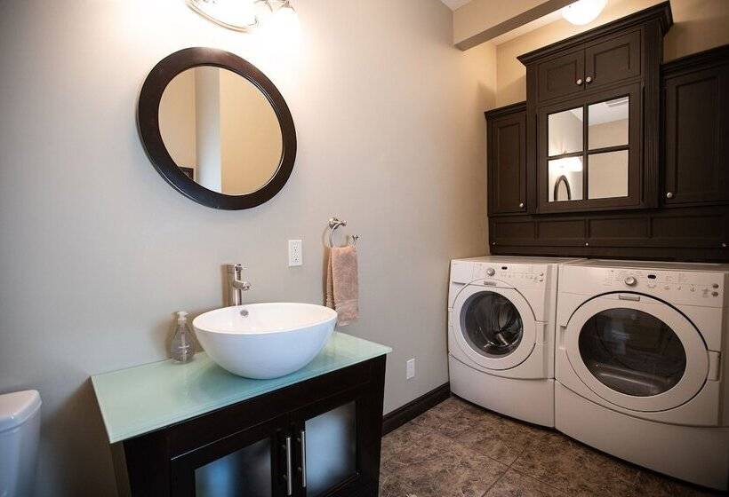 Mountain Gateway By Revelstoke Vacations