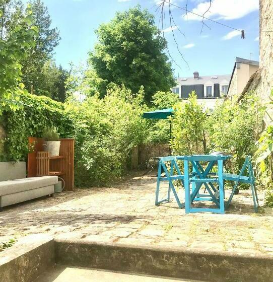 Private Garden In The Center Of Fontainebleau
