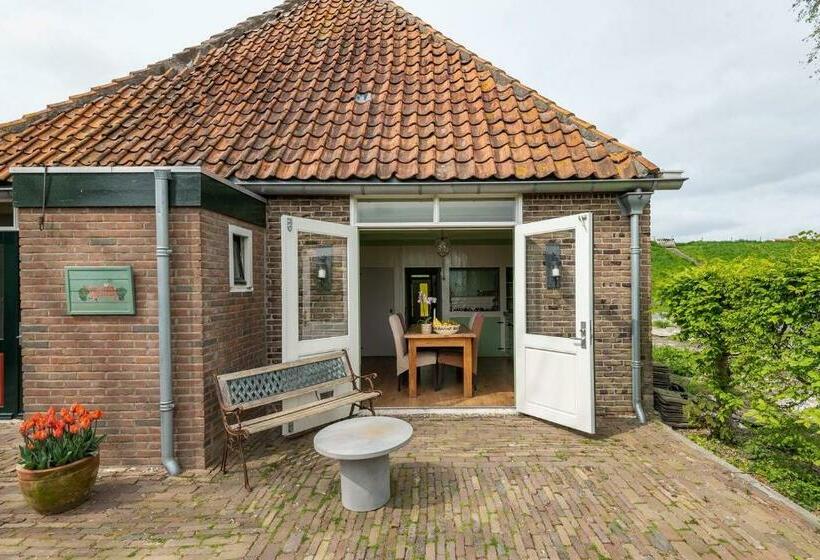 Private Characteristic Farmhouse Near The Lake