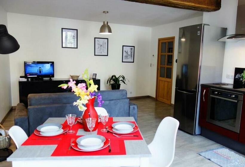 Sur Les Pas De Cadet Roussel