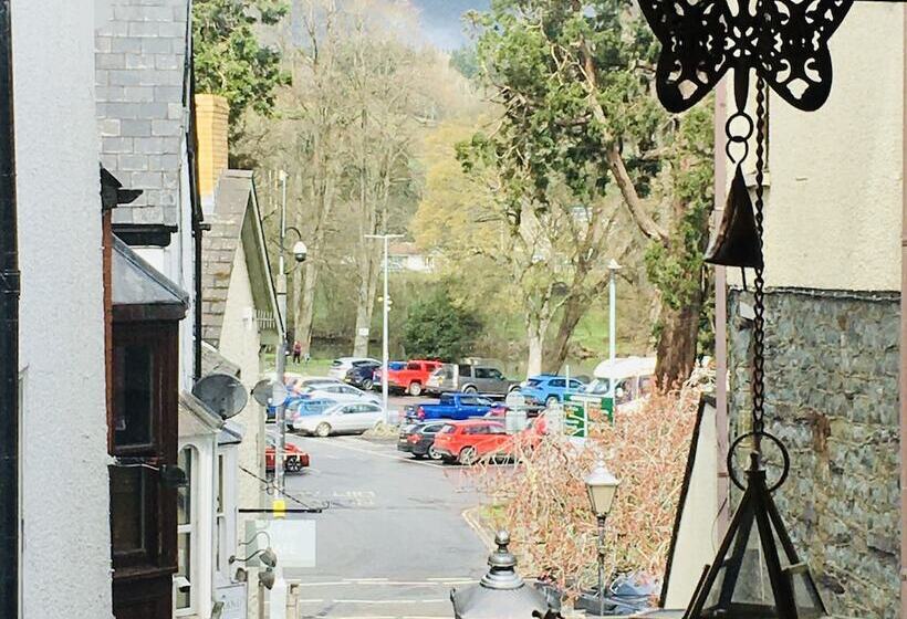 The Art Attic A Stylish Boutique Apartment