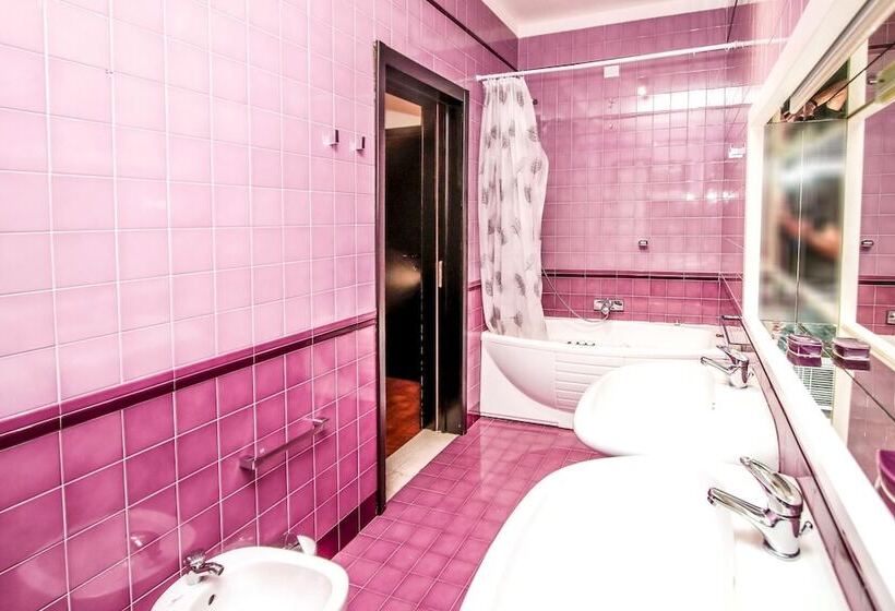 Villa Patrizia Lake View   Italian Homing