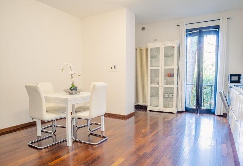 Villa Patrizia Lake View   Italian Homing