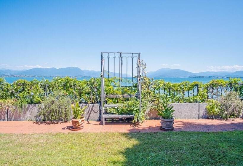 Villa Patrizia Lake View   Italian Homing