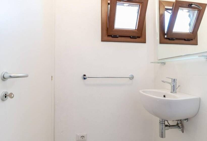 Welcomely Xenia Boutique