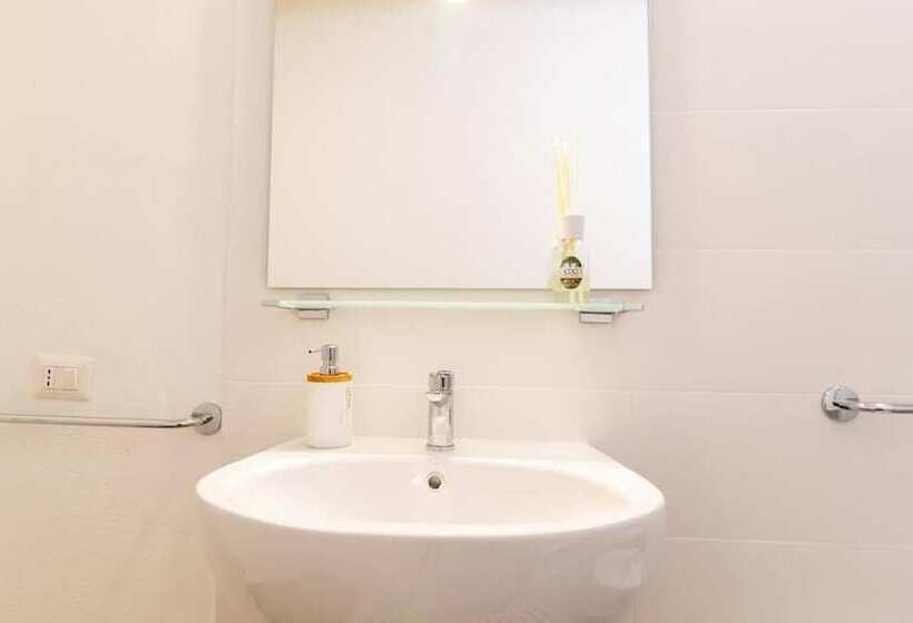 Welcomely Xenia Boutique