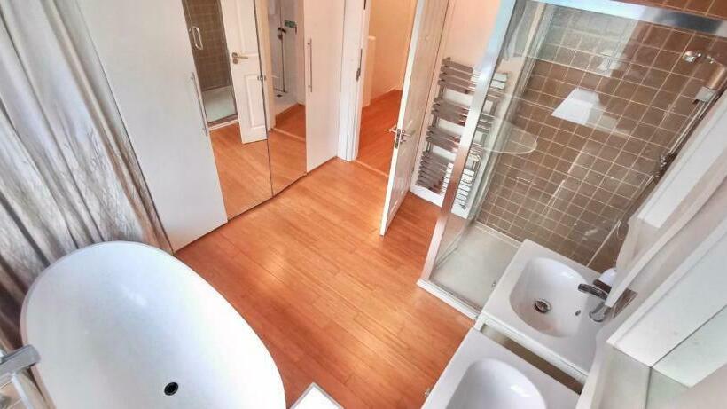 Amara House, Cambridge