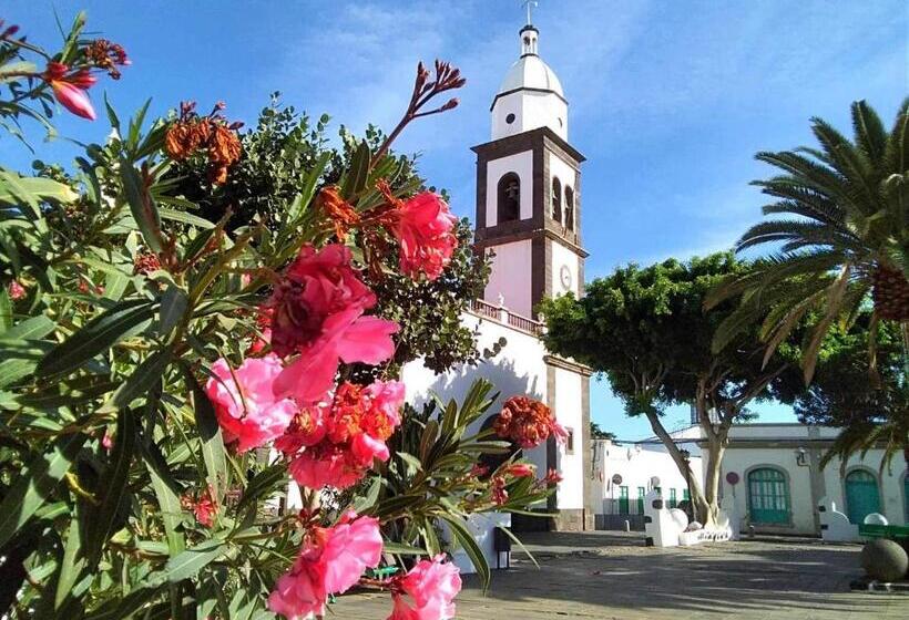 Apartment Vincent, Cozy And Sunny Over The Rooftops
