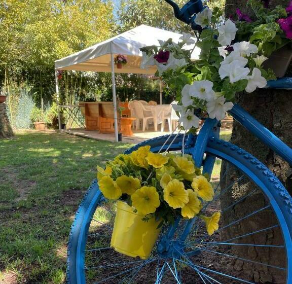 Appartamento In Villa Con Giardino Vicino Al Mare